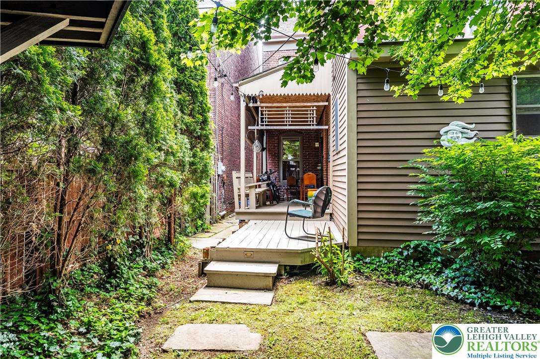 1003 Northampton Street