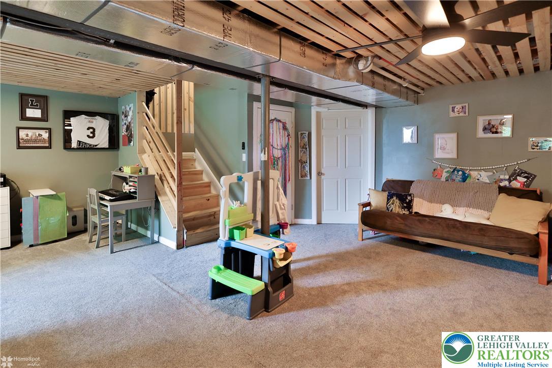 318 Pike Street
