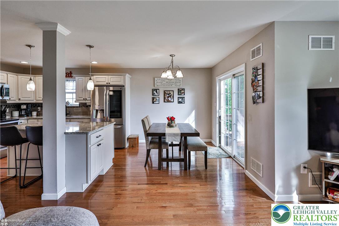 318 Pike Street