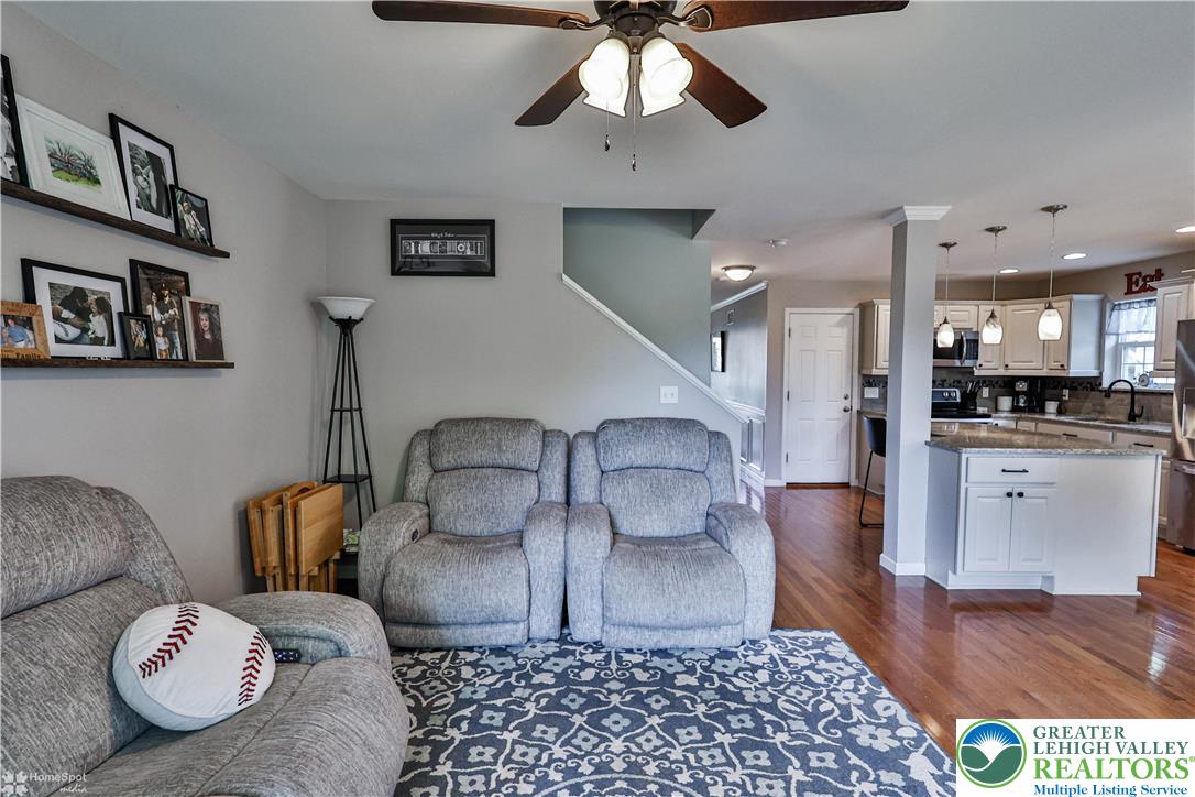 318 Pike Street