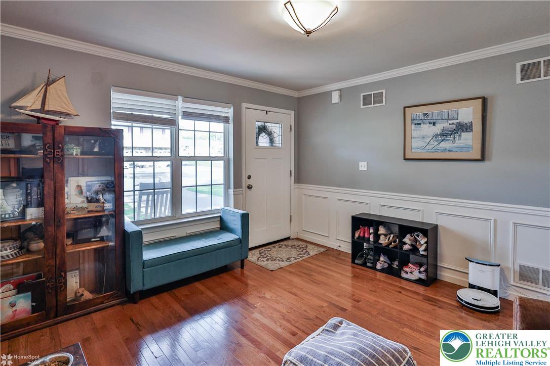 318 Pike Street