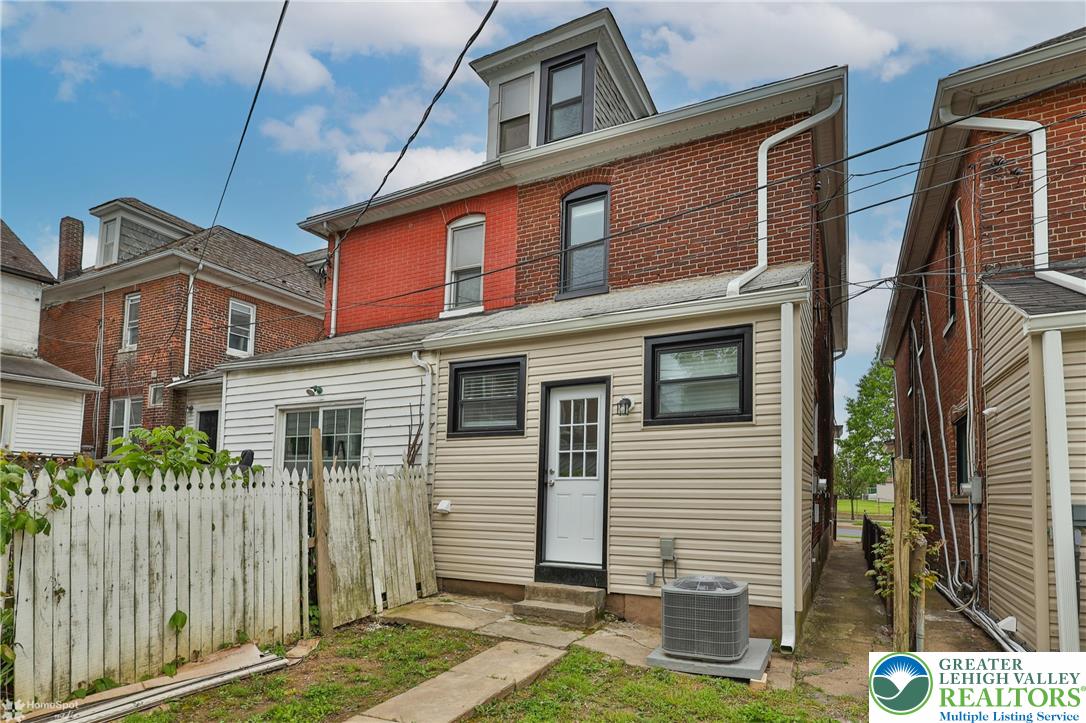 324 Saint John Street