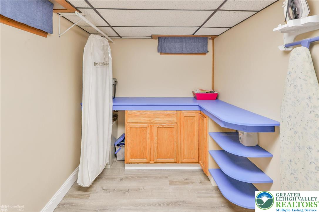 6386 Sullivan Trail