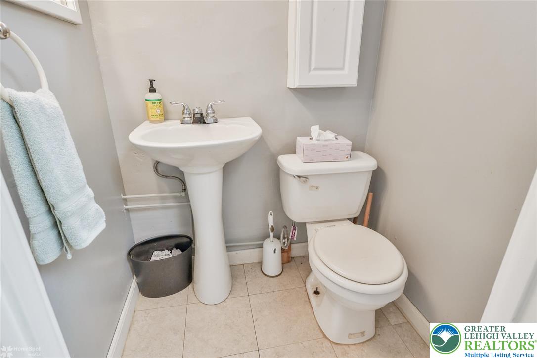 6386 Sullivan Trail