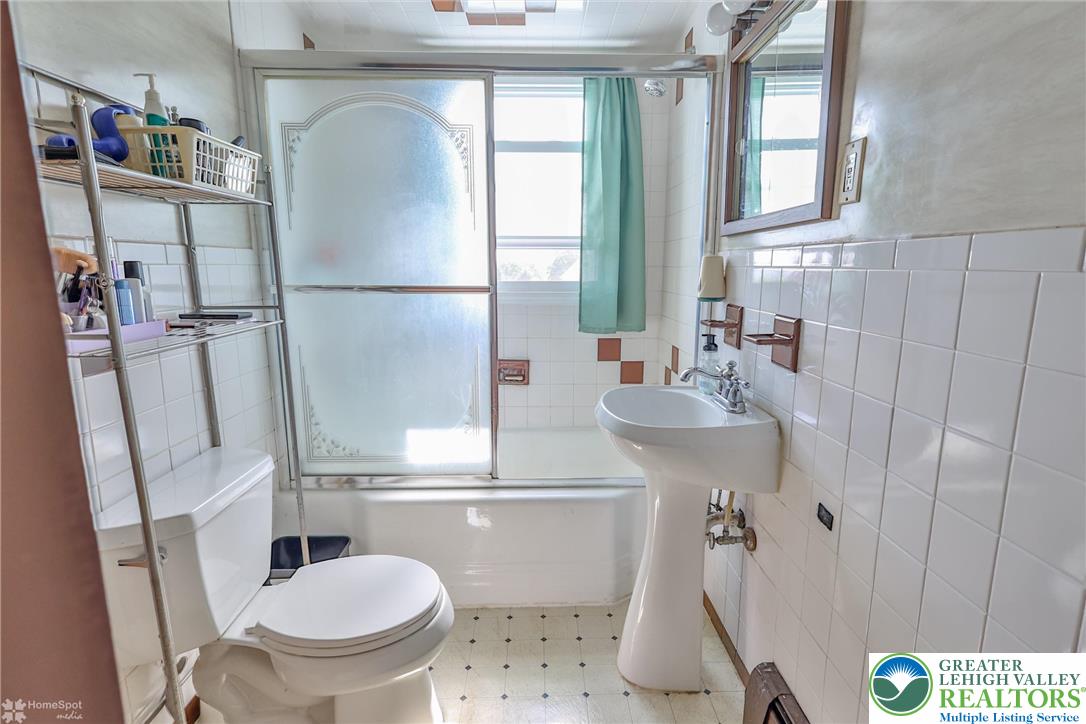 6386 Sullivan Trail