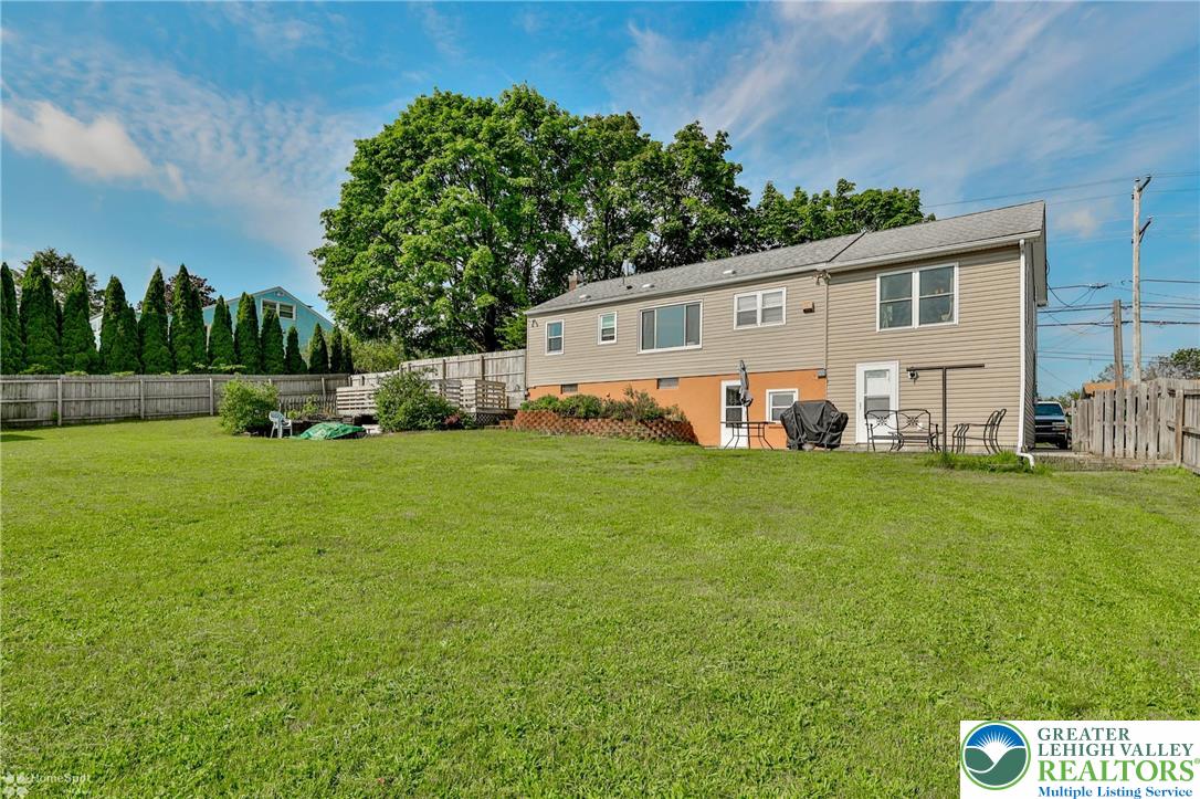 6386 Sullivan Trail