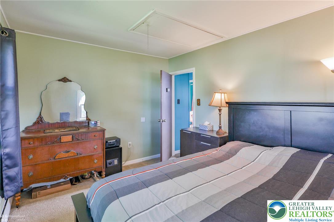 6386 Sullivan Trail