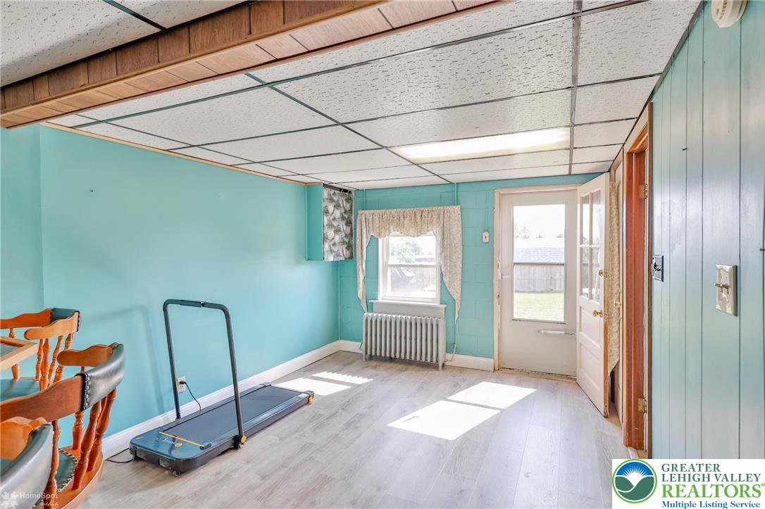 6386 Sullivan Trail
