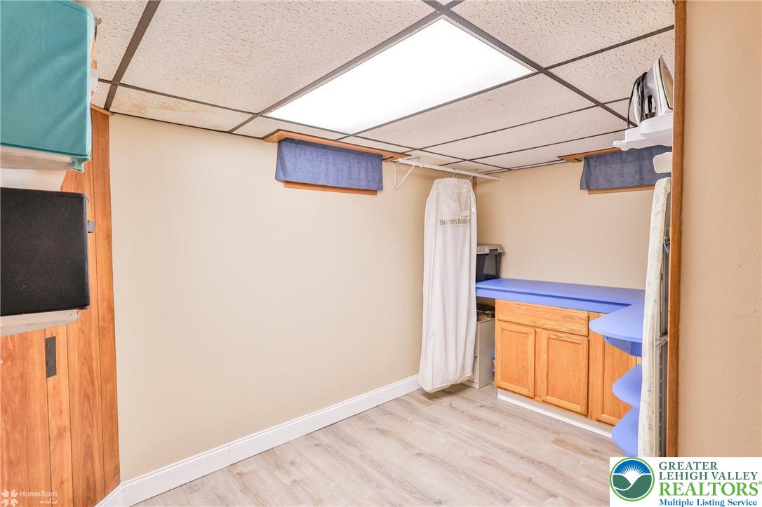 6386 Sullivan Trail