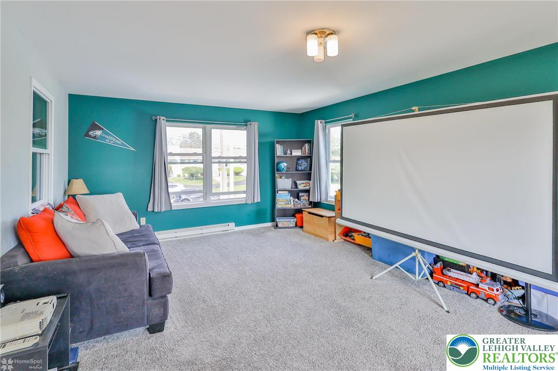 6386 Sullivan Trail