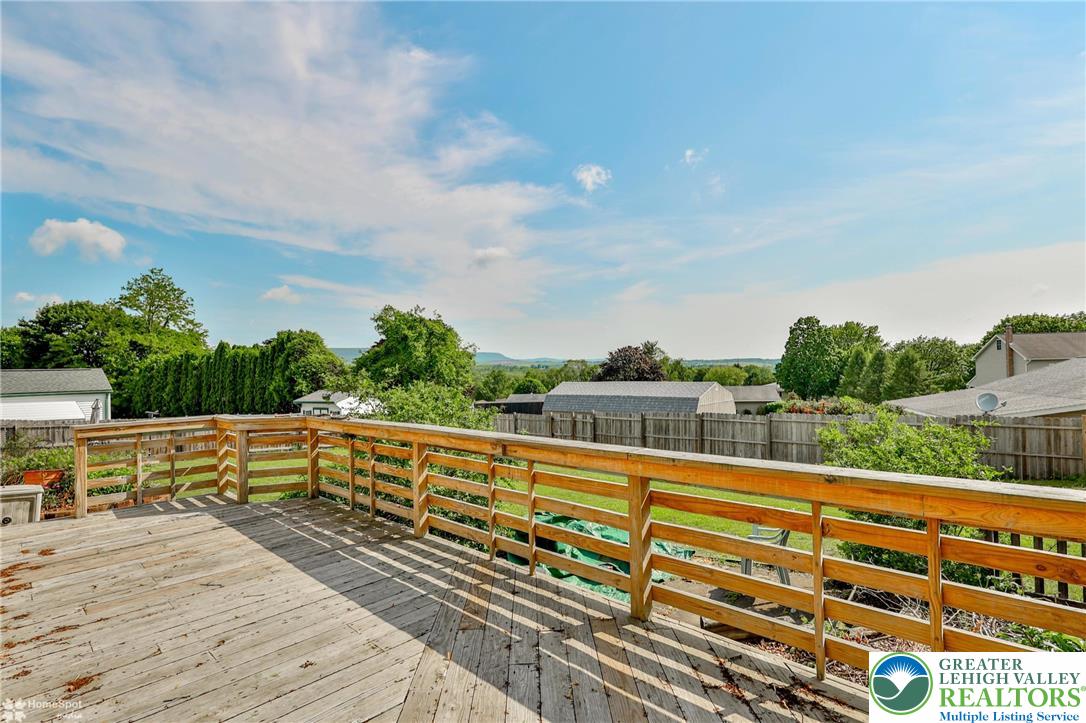 6386 Sullivan Trail