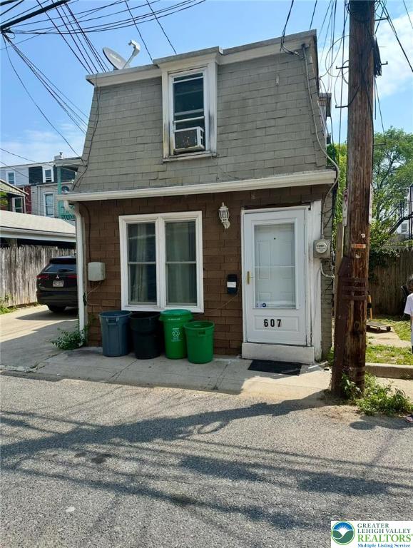 608 Park Street