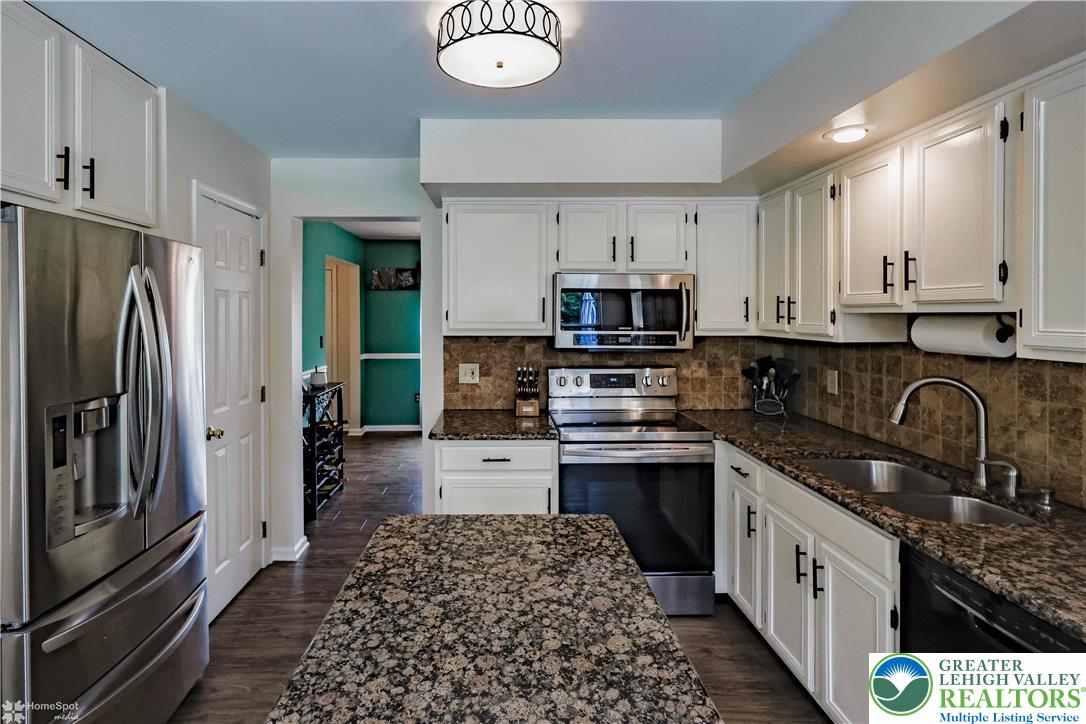 4809 Janet Lane