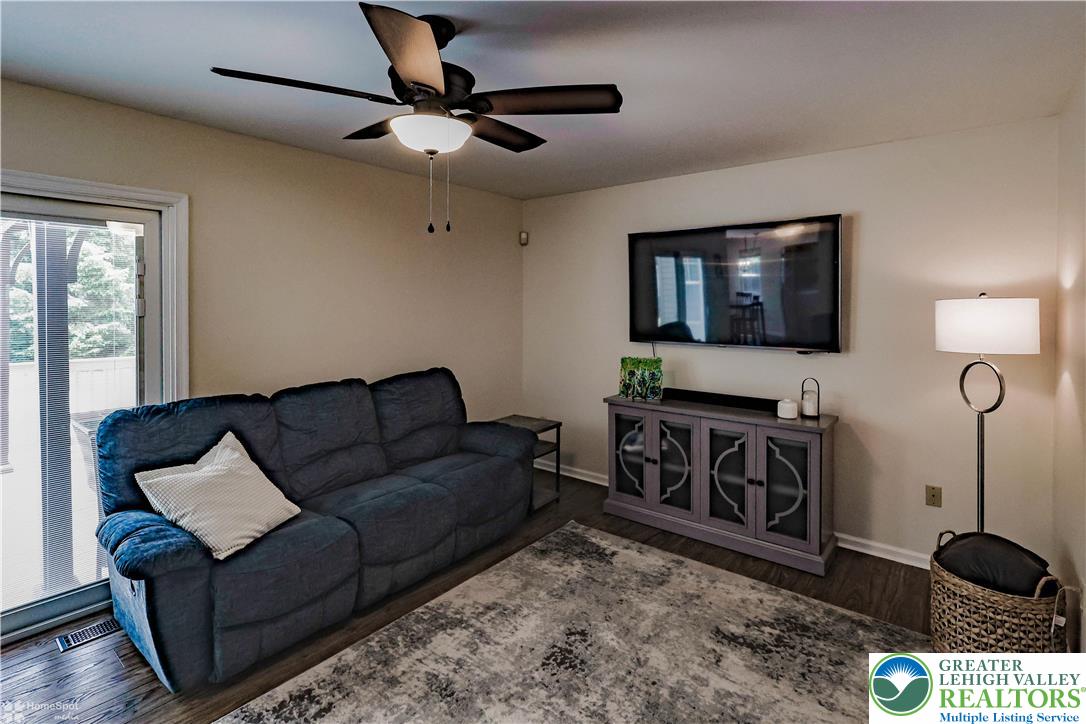 4809 Janet Lane