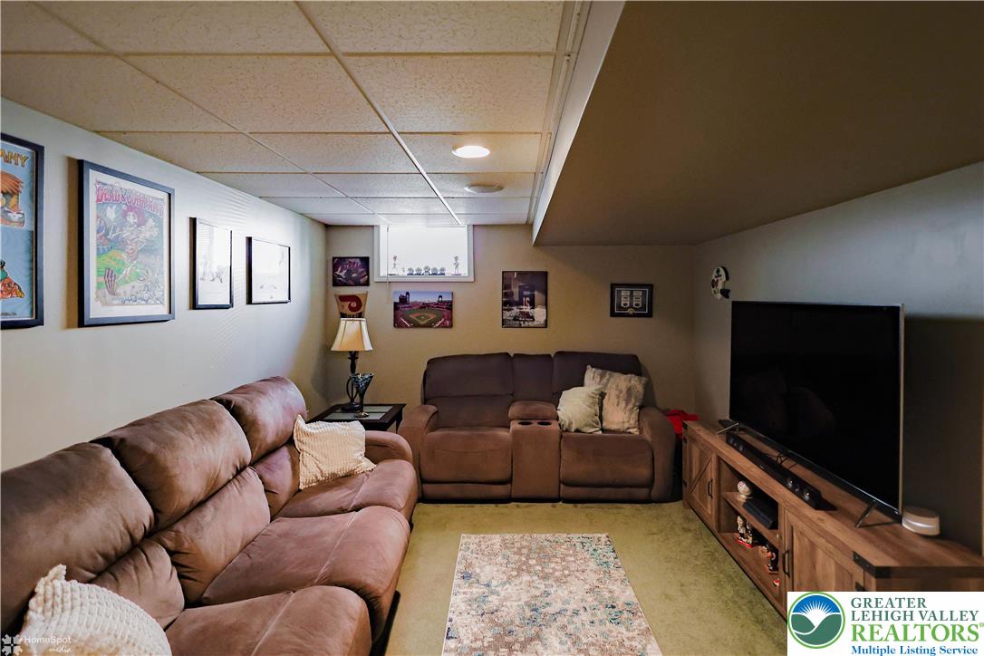 4809 Janet Lane