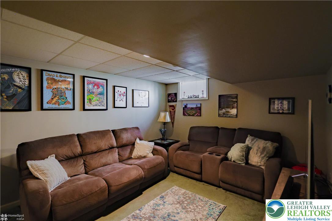 4809 Janet Lane