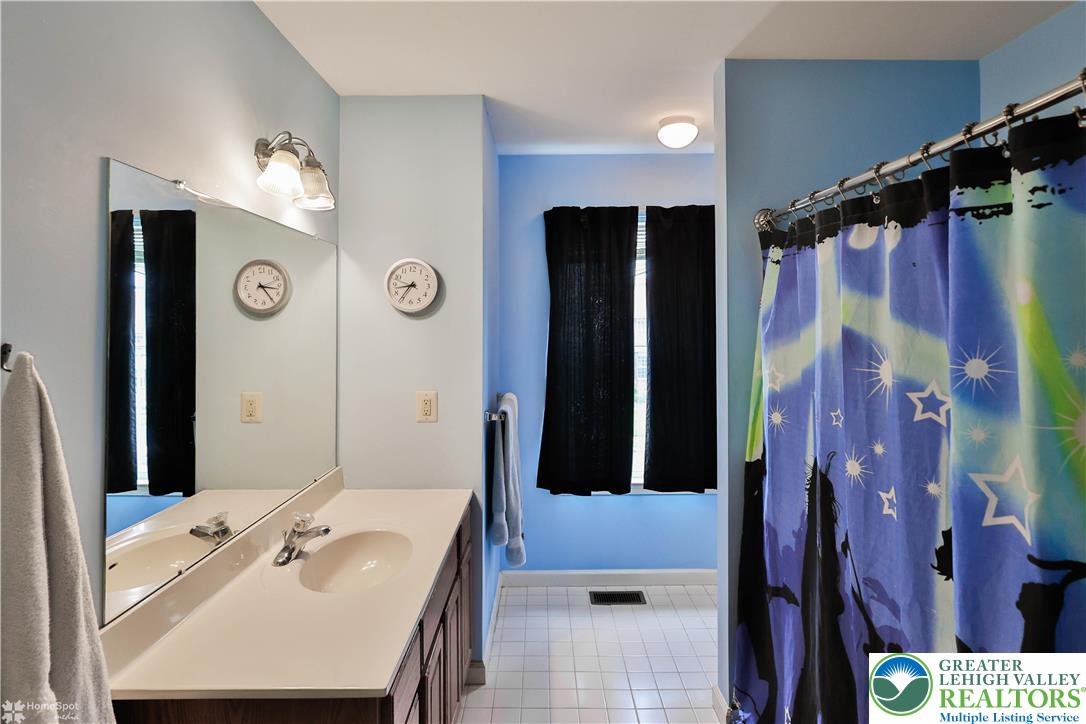 10 Windrift Court