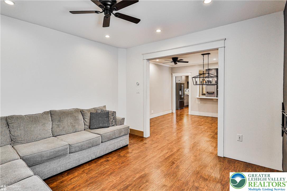4711 Main Street