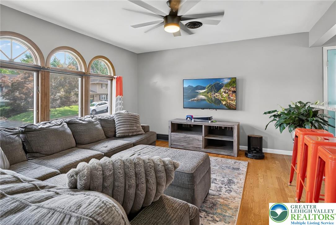 2913 Hay Terrace
