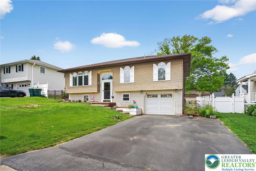 2913 Hay Terrace