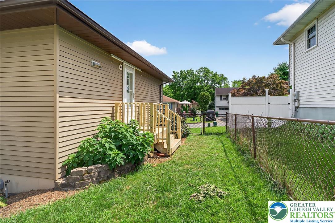2913 Hay Terrace