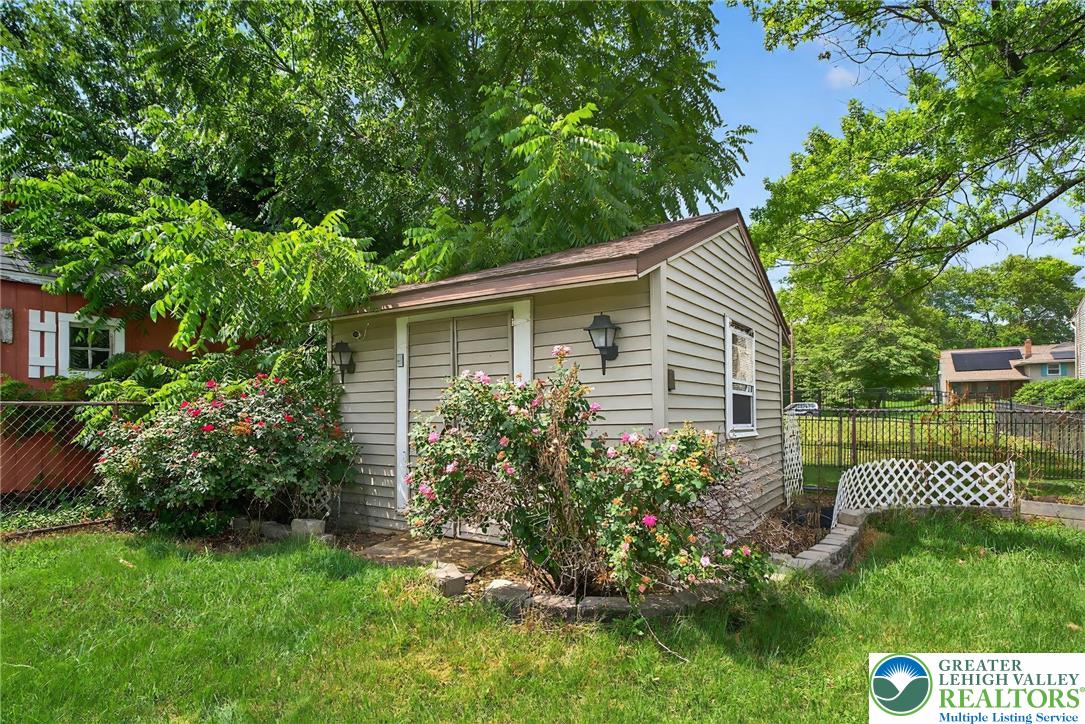 2913 Hay Terrace