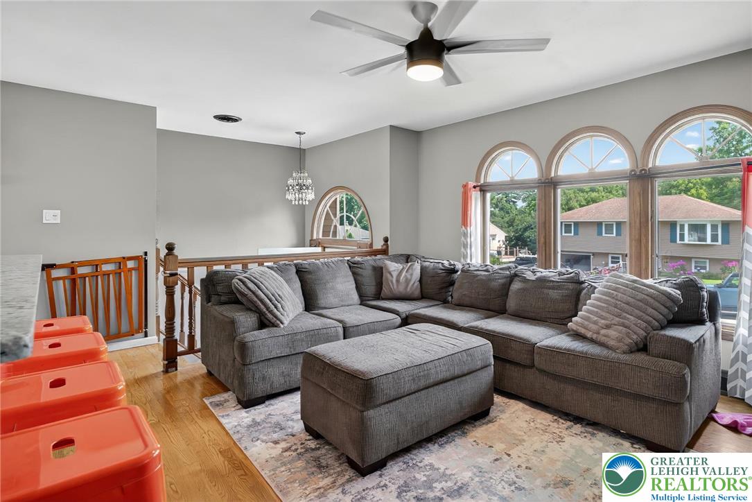 2913 Hay Terrace