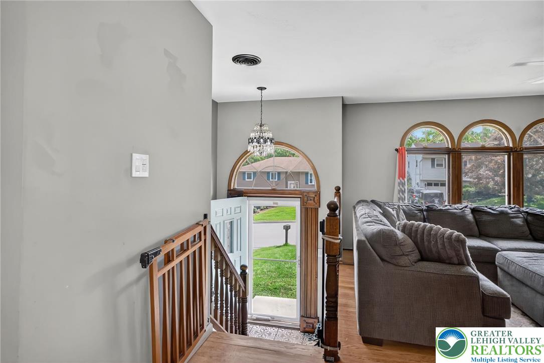 2913 Hay Terrace