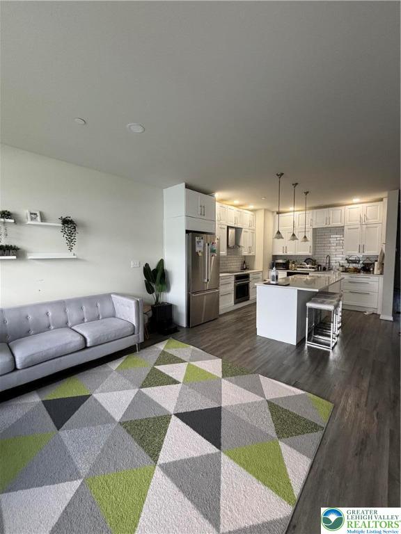 2172 Huntington Lane