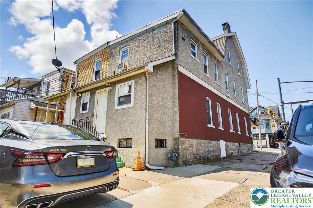 748 Linden Street