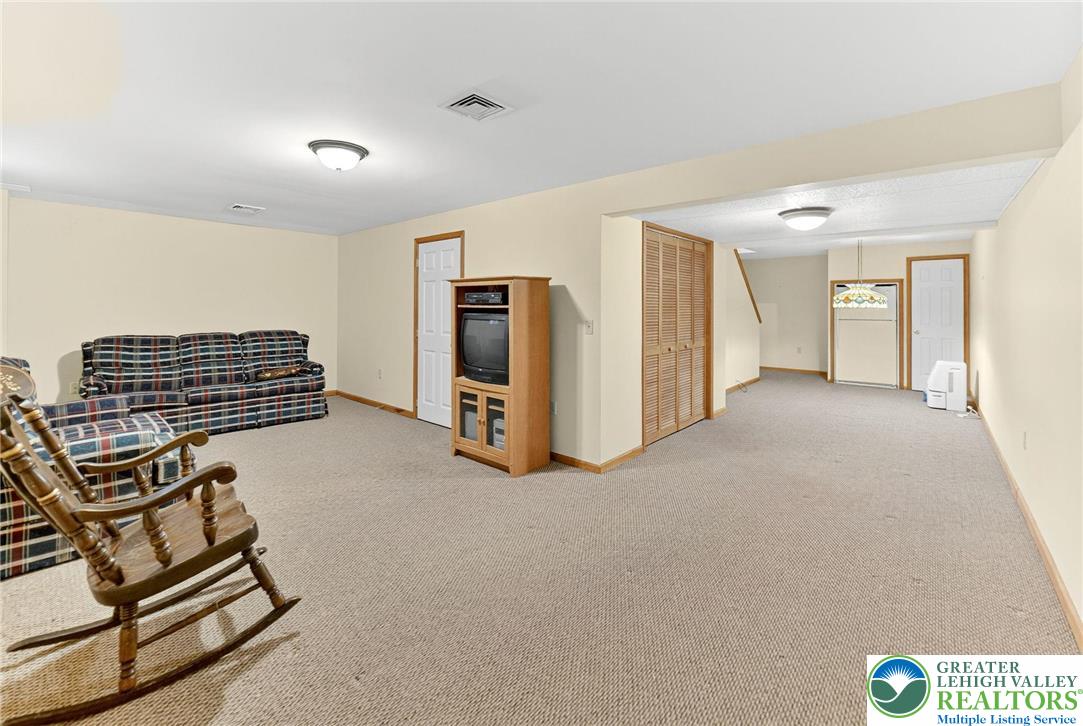 2737 Tamlynn Lane