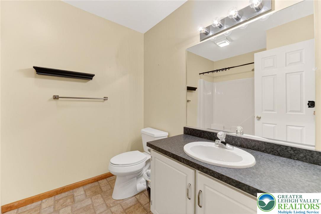 2737 Tamlynn Lane