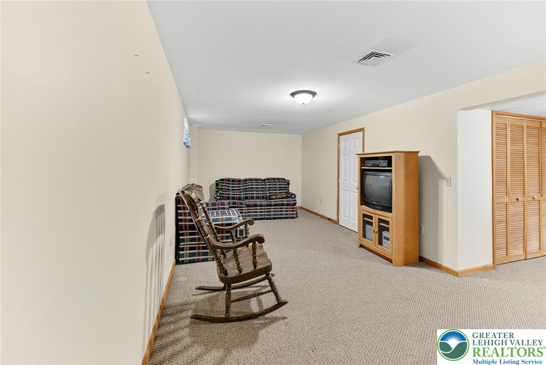 2737 Tamlynn Lane