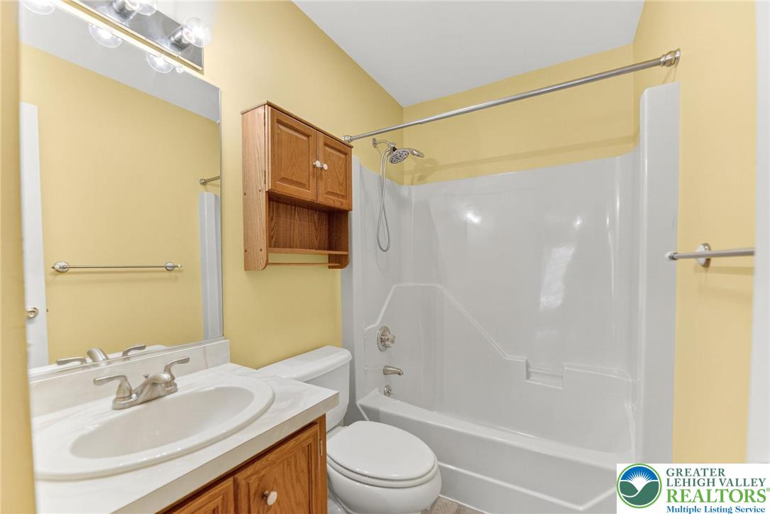 2737 Tamlynn Lane