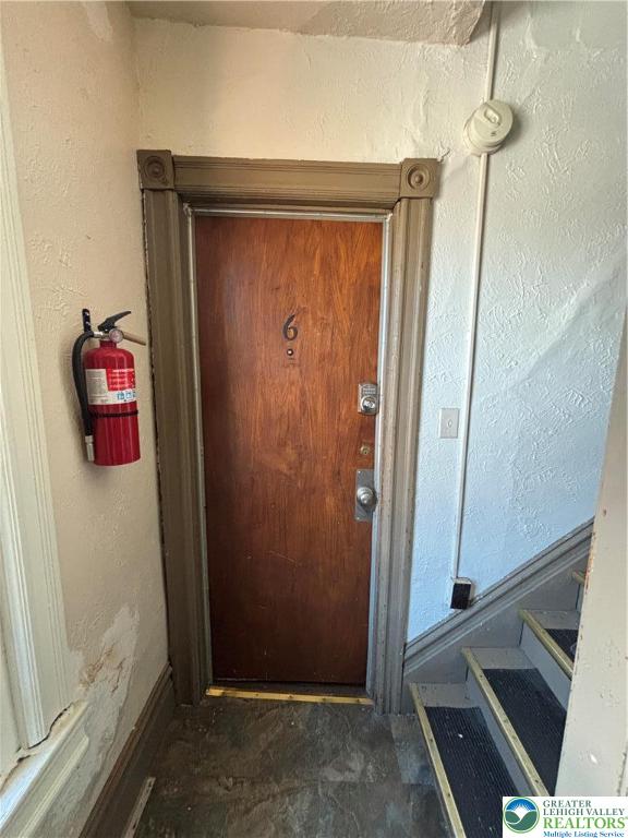 323 North 8th 6