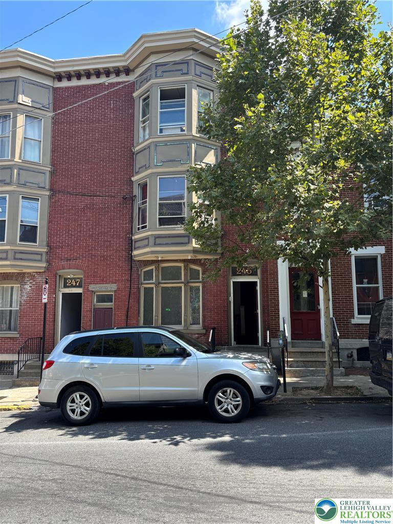 245 North 9th Street 1