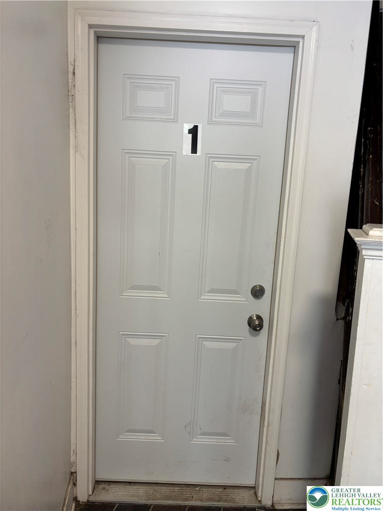 245 North 9th Street 1