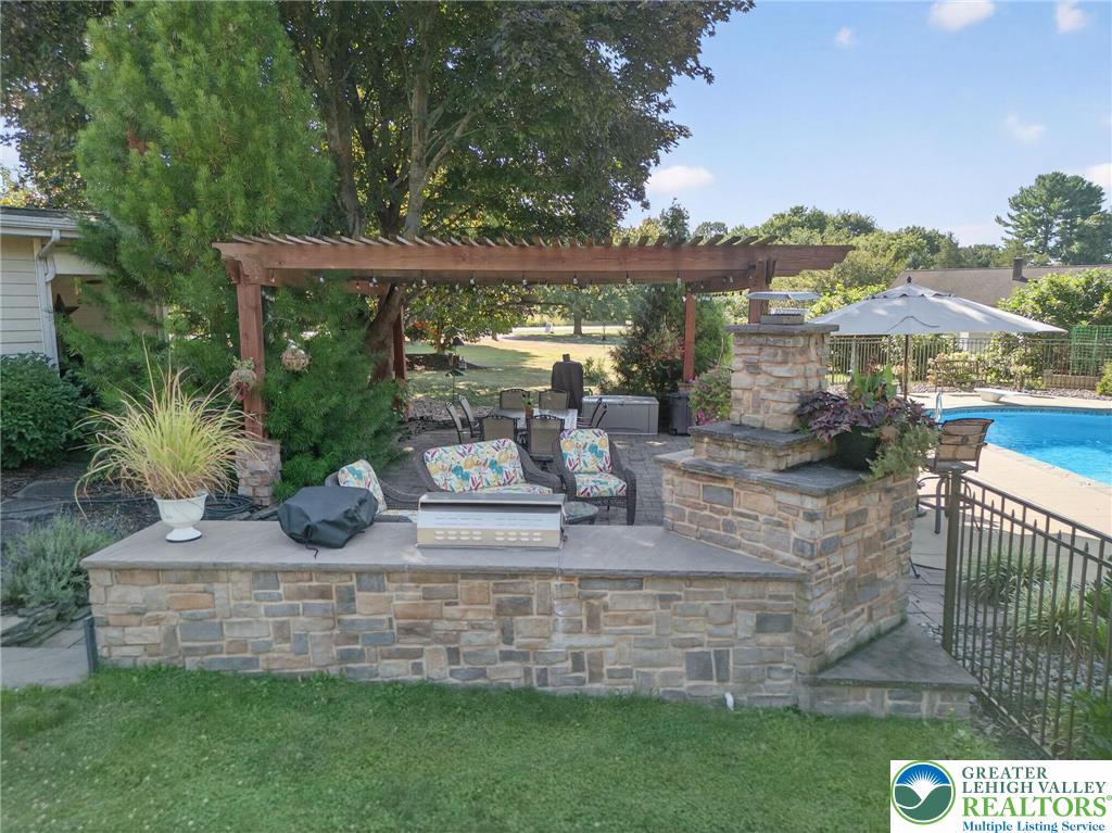 2525 Fox Road