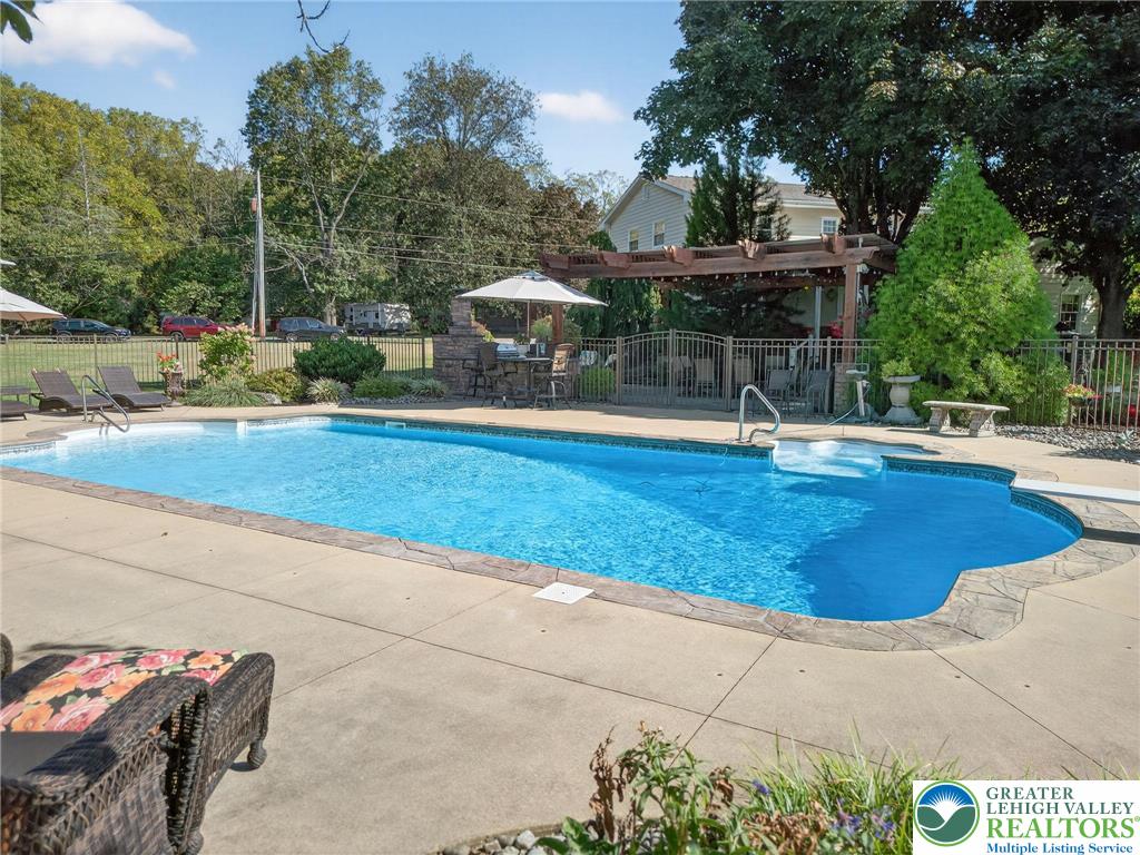 2525 Fox Road