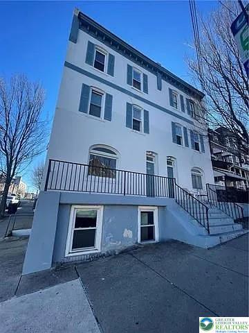 384 Tilghman Street West 3