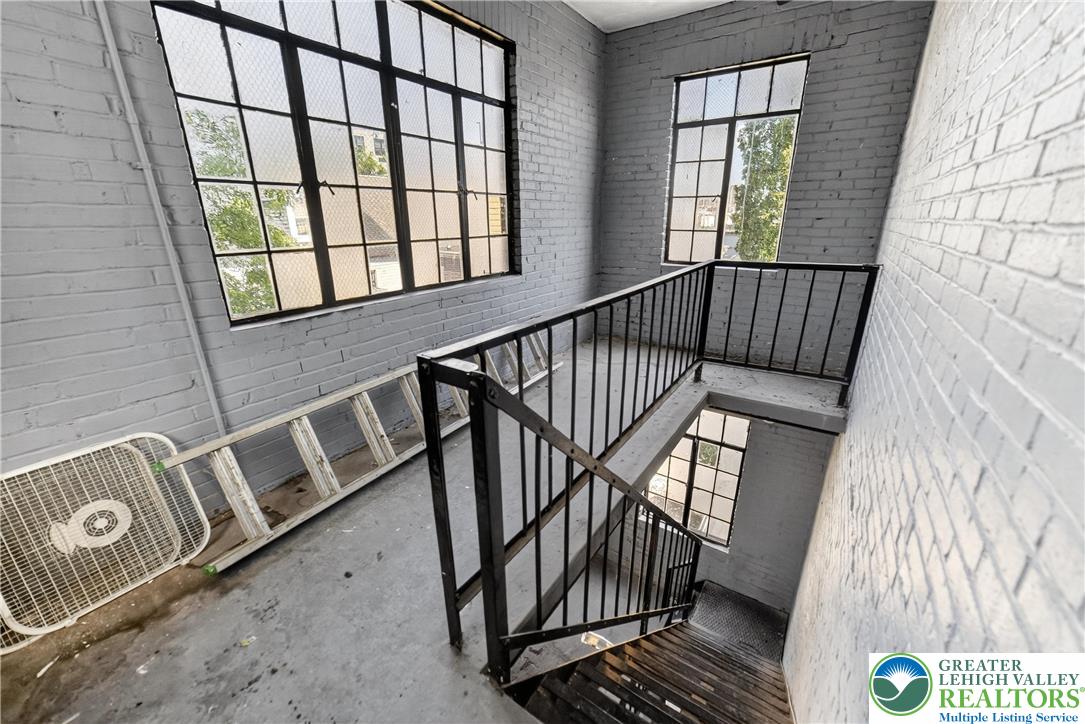 932 Walnut Street