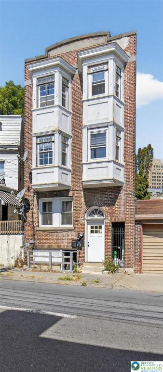 932 Walnut Street