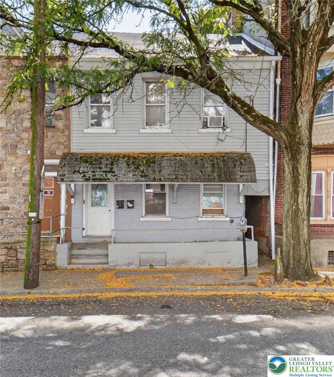 932 Walnut Street