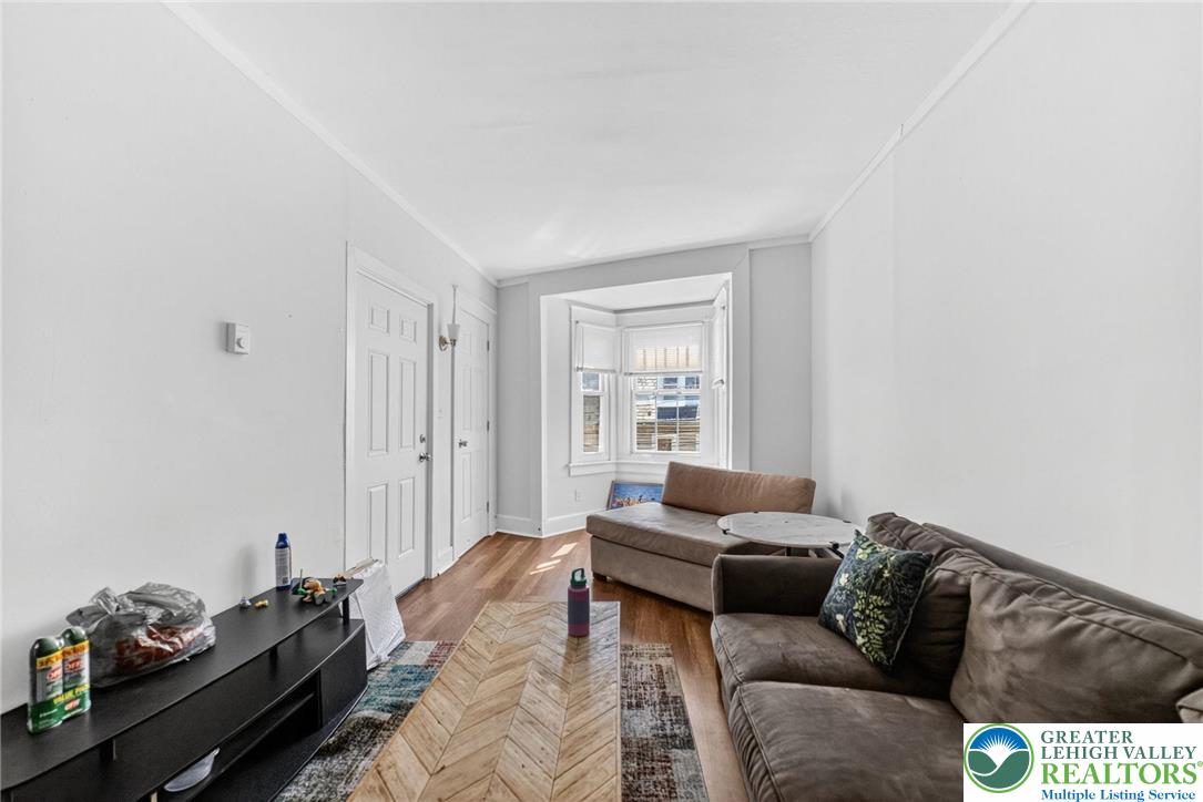 932 Walnut Street