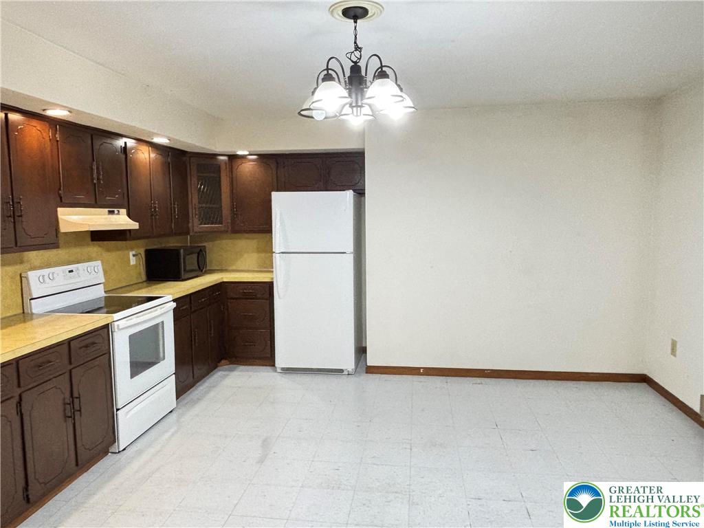 2027 Willow Park Road 7