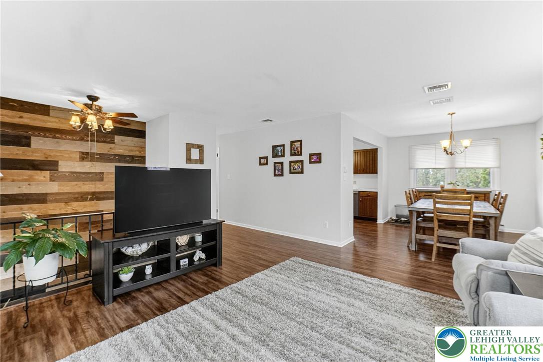 3846 Hillside Drive