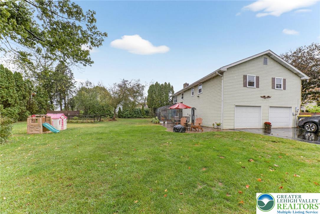 3846 Hillside Drive