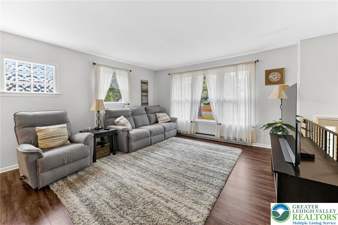 3846 Hillside Drive