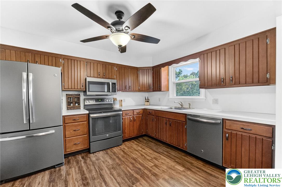 3846 Hillside Drive