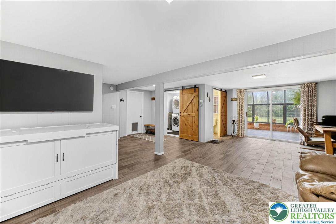 3846 Hillside Drive